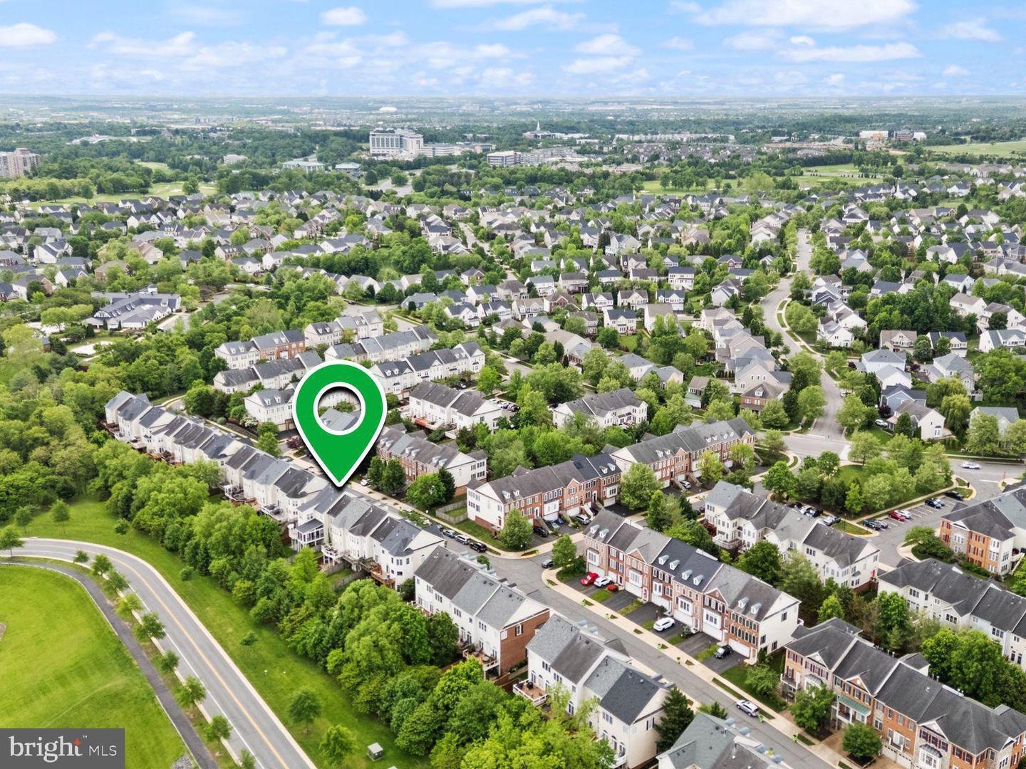43750 LEES MILL SQ, LEESBURG, Virginia 20176, 3 Bedrooms Bedrooms, ,3 BathroomsBathrooms,Residential,For sale,43750 LEES MILL SQ,VALO2094240 MLS # VALO2094240