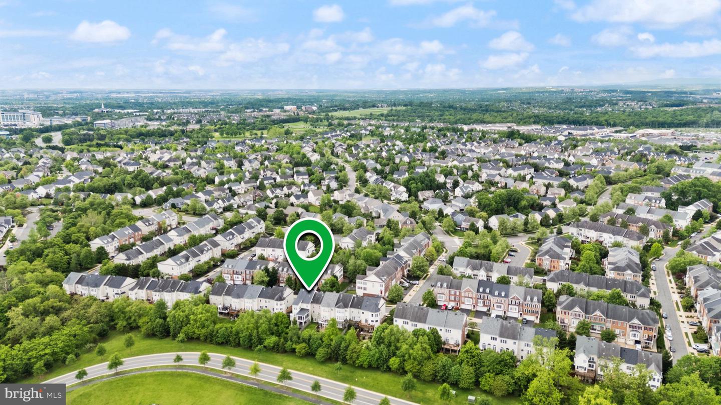 43750 LEES MILL SQ, LEESBURG, Virginia 20176, 3 Bedrooms Bedrooms, ,3 BathroomsBathrooms,Residential,For sale,43750 LEES MILL SQ,VALO2094240 MLS # VALO2094240