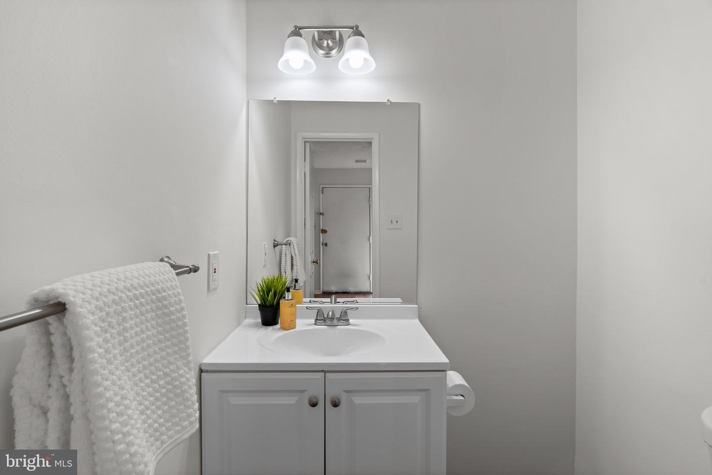 12126 CAPTIVA CT, RESTON, Virginia 20191, 3 Bedrooms Bedrooms, ,1 BathroomBathrooms,Residential,For sale,12126 CAPTIVA CT,VAFX2234650 MLS # VAFX2234650