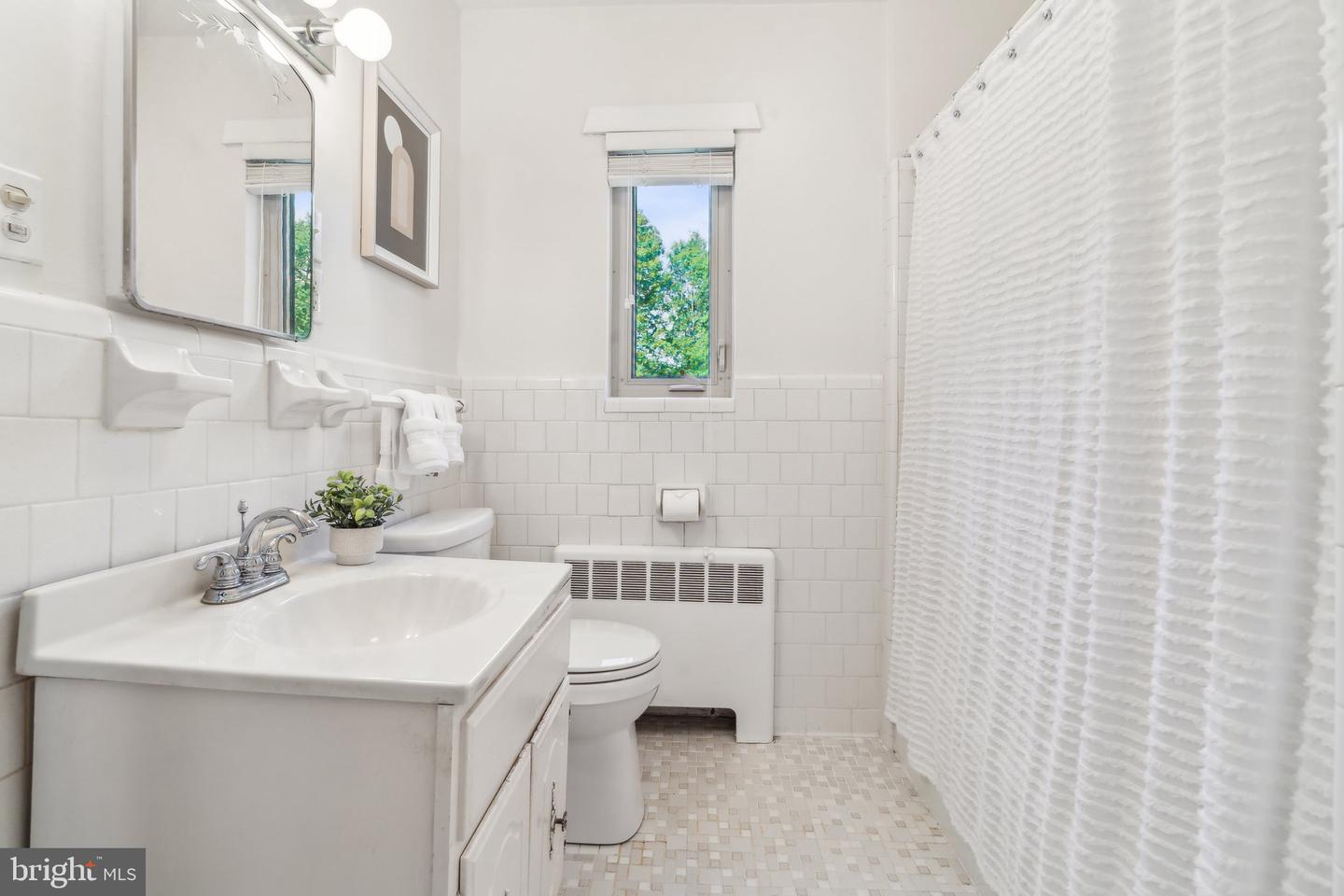 1308 BROOKLAND PKWY, RICHMOND, Virginia 23227, 3 Bedrooms Bedrooms, ,3 BathroomsBathrooms,Residential,For sale,1308 BROOKLAND PKWY,VARC2000656 MLS # VARC2000656