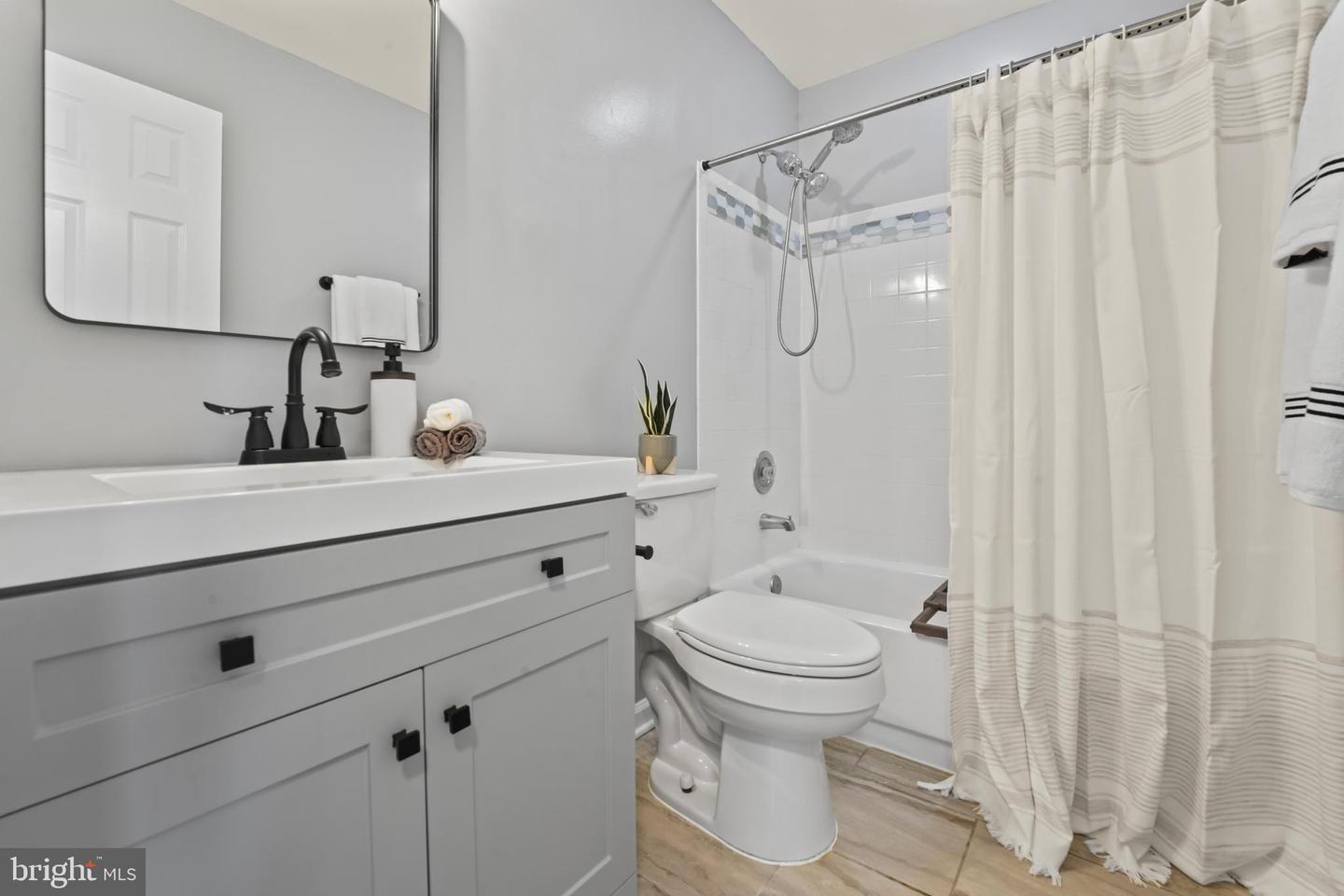 15575 LEBOURGET CT, WOODBRIDGE, Virginia 22193, 4 Bedrooms Bedrooms, ,3 BathroomsBathrooms,Residential,For sale,15575 LEBOURGET CT,VAPW2092212 MLS # VAPW2092212