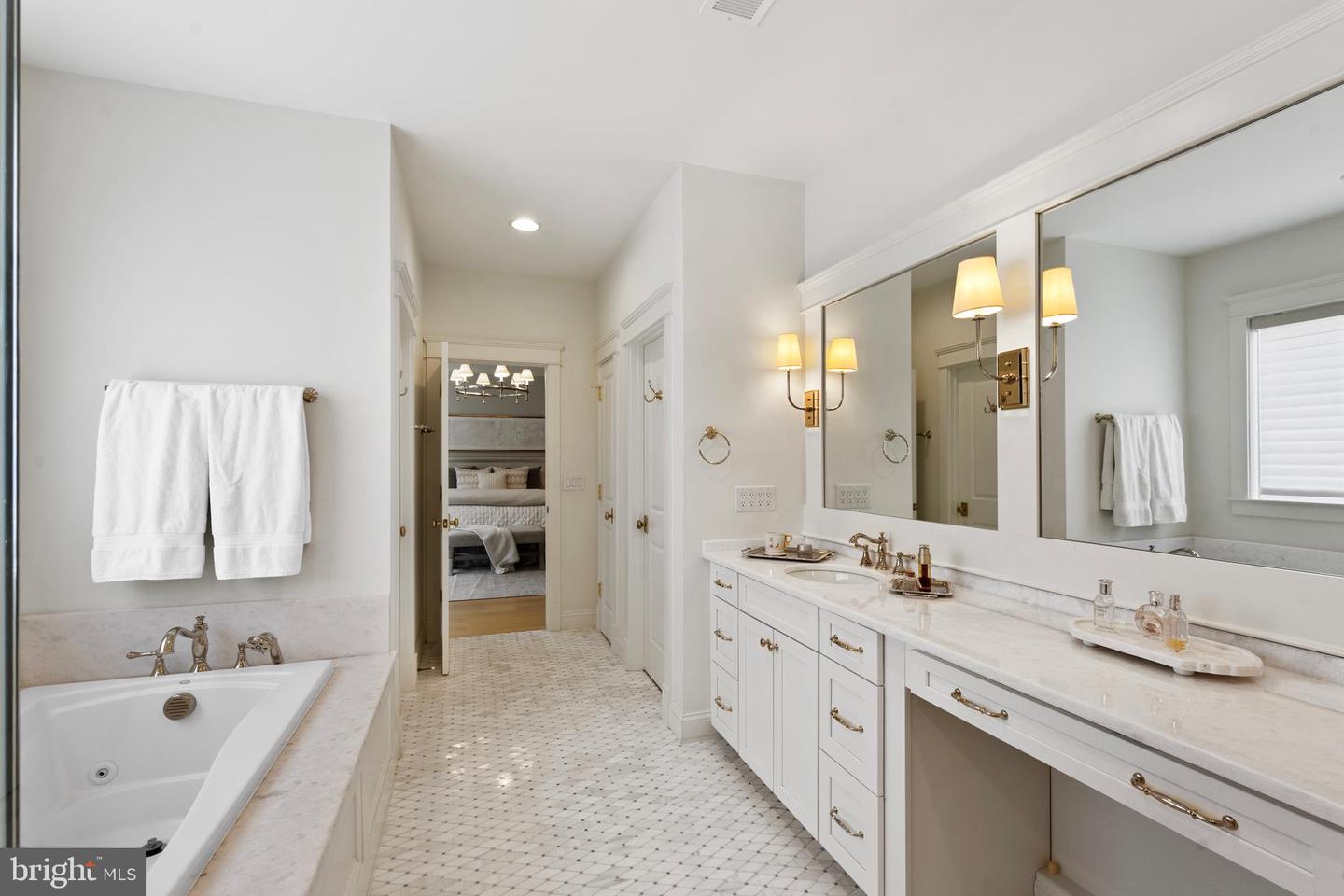 9850 JERRY LN, VIENNA, Virginia 22180, 6 Bedrooms Bedrooms, ,6 BathroomsBathrooms,Residential,For sale,9850 JERRY LN,VAFX2234702 MLS # VAFX2234702