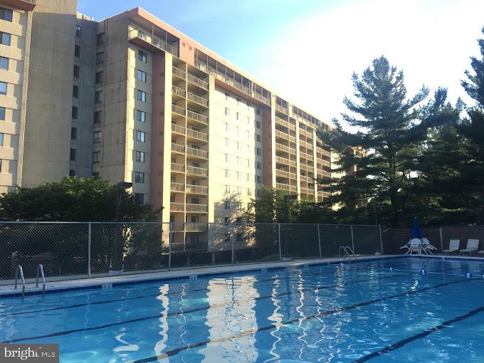 3800 POWELL LN #828, FALLS CHURCH, Virginia 22041, 2 Bedrooms Bedrooms, ,2 BathroomsBathrooms,Residential,For sale,3800 POWELL LN #828,VAFX2234750 MLS # VAFX2234750