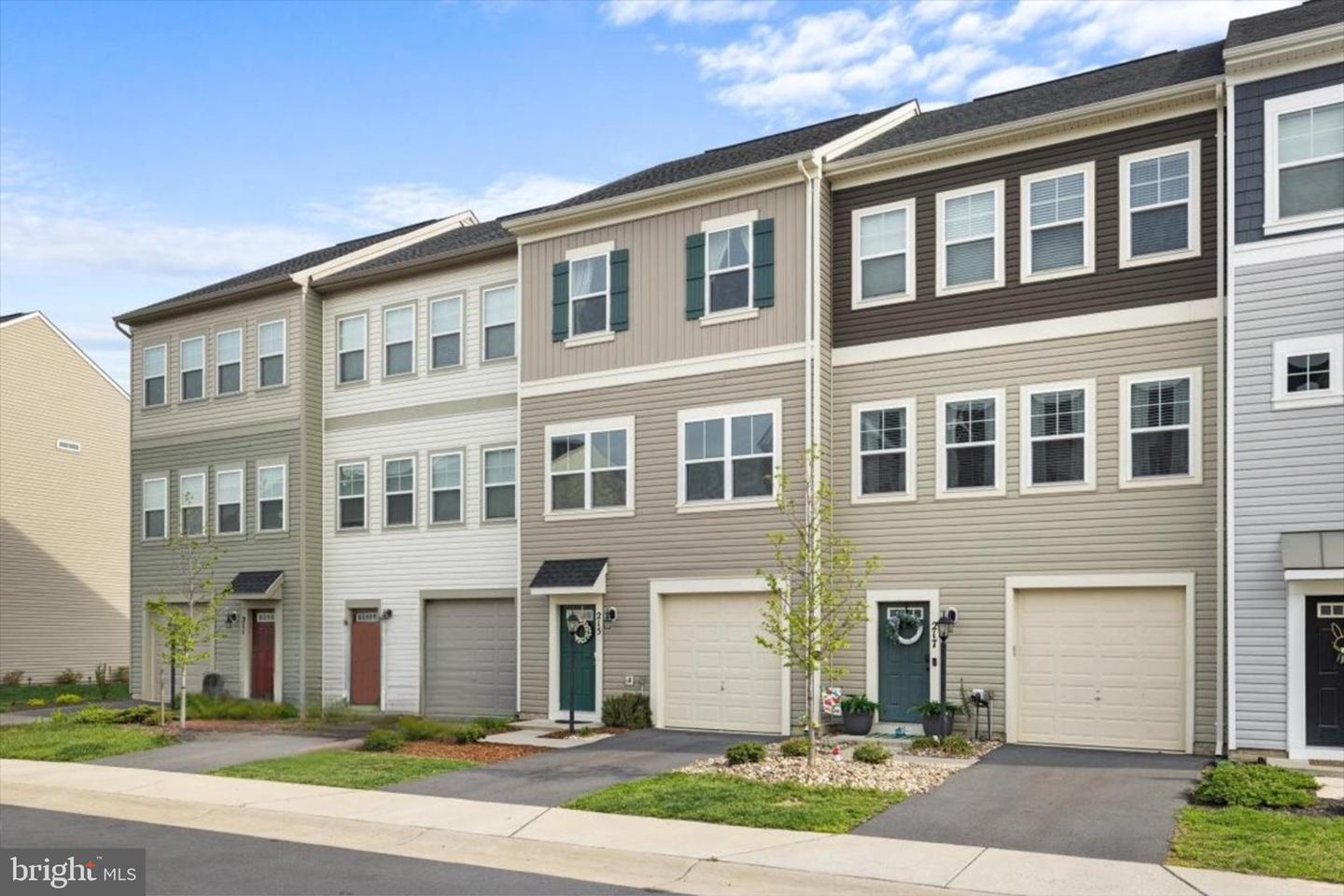 215 CROFTON CT, STEPHENSON, Virginia 22656, 3 Bedrooms Bedrooms, ,2 BathroomsBathrooms,Residential,For sale,215 CROFTON CT,VAFV2033570 MLS # VAFV2033570