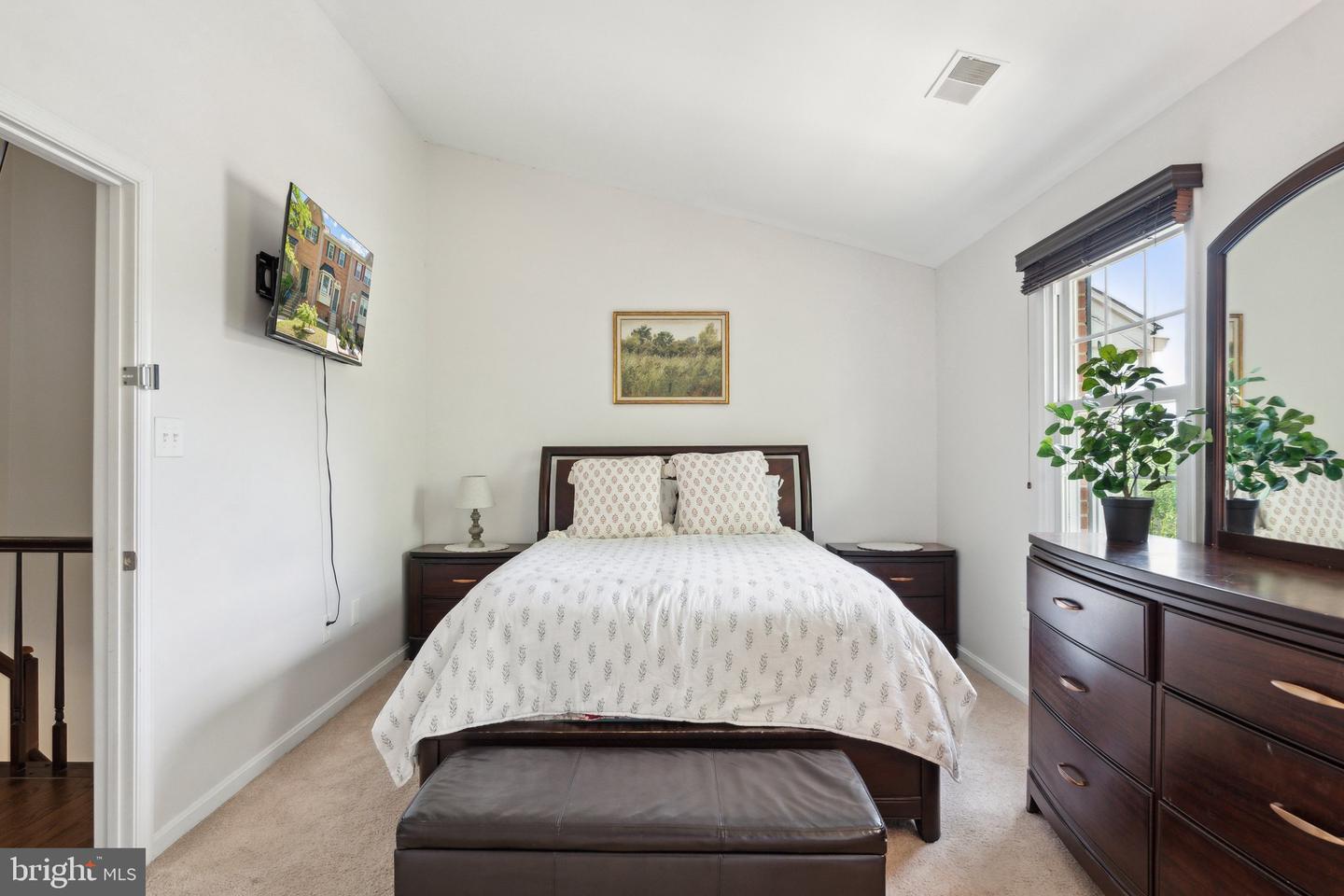 14724 FLOWER HILL DR, CENTREVILLE, Virginia 20120, 3 Bedrooms Bedrooms, ,3 BathroomsBathrooms,Residential,For sale,14724 FLOWER HILL DR,VAFX2235232 MLS # VAFX2235232