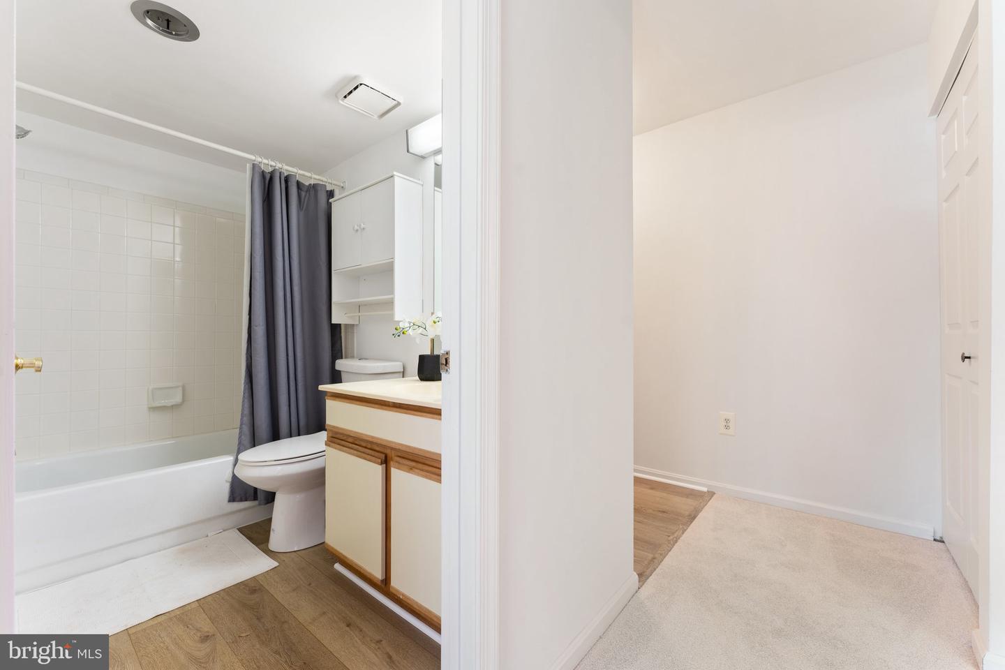 9552 CANNONEER CT #204, MANASSAS, Virginia 20110, 2 Bedrooms Bedrooms, ,2 BathroomsBathrooms,Residential,For sale,9552 CANNONEER CT #204,VAMN2008174 MLS # VAMN2008174