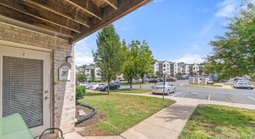 9552 CANNONEER CT #204, MANASSAS, Virginia 20110, 2 Bedrooms Bedrooms, ,2 BathroomsBathrooms,Residential,For sale,9552 CANNONEER CT #204,VAMN2008174 MLS # VAMN2008174