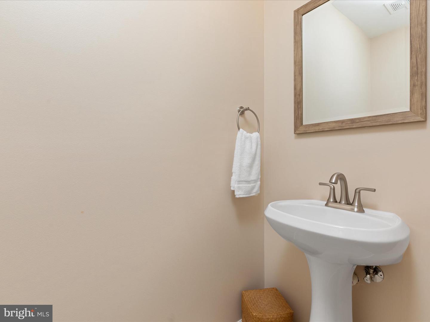 2272 GUNSMITH SQ, RESTON, Virginia 20191, 4 Bedrooms Bedrooms, ,2 BathroomsBathrooms,Residential,For sale,2272 GUNSMITH SQ,VAFX2235576 MLS # VAFX2235576