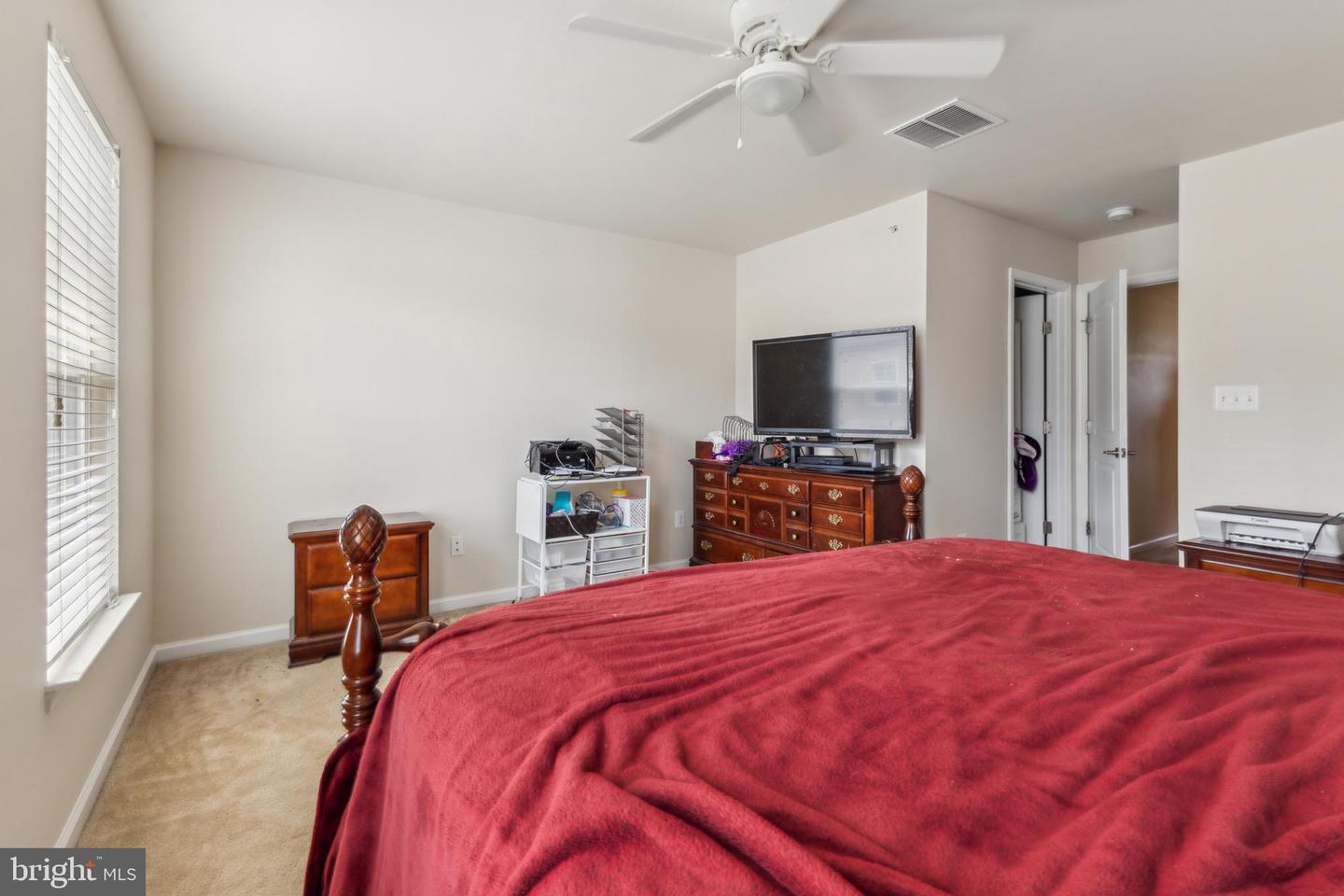 15153 LUPINE HAVEN DR, HAYMARKET, Virginia 20169, 2 Bedrooms Bedrooms, ,2 BathroomsBathrooms,Residential,For sale,15153 LUPINE HAVEN DR,VAPW2092586 MLS # VAPW2092586