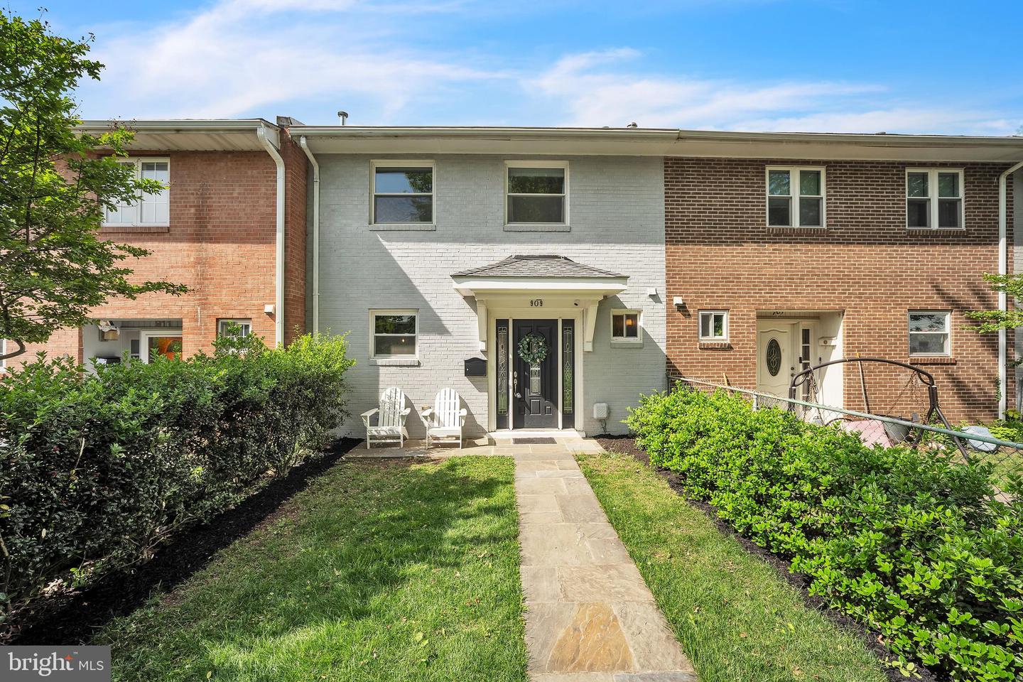 909 FIRST ST, ALEXANDRIA, Virginia 22314, 3 Bedrooms Bedrooms, ,2 BathroomsBathrooms,Residential,For sale,909 FIRST ST,VAAX2044444 MLS # VAAX2044444