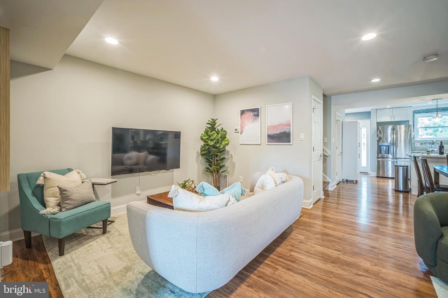 909 FIRST ST, ALEXANDRIA, Virginia 22314, 3 Bedrooms Bedrooms, ,2 BathroomsBathrooms,Residential,For sale,909 FIRST ST,VAAX2044444 MLS # VAAX2044444