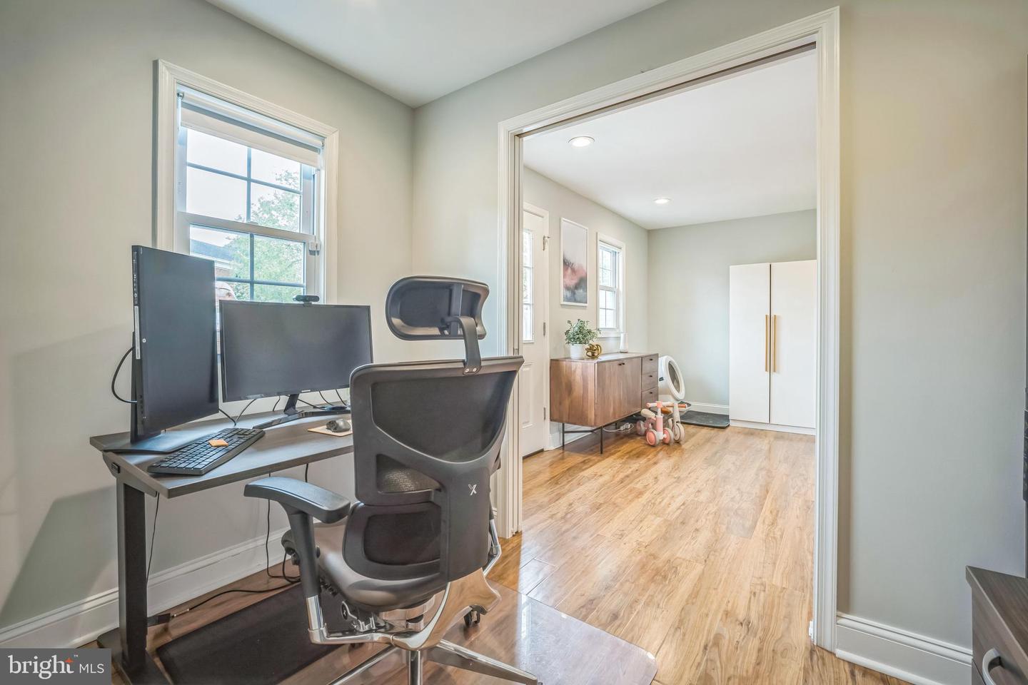 909 FIRST ST, ALEXANDRIA, Virginia 22314, 3 Bedrooms Bedrooms, ,2 BathroomsBathrooms,Residential,For sale,909 FIRST ST,VAAX2044444 MLS # VAAX2044444
