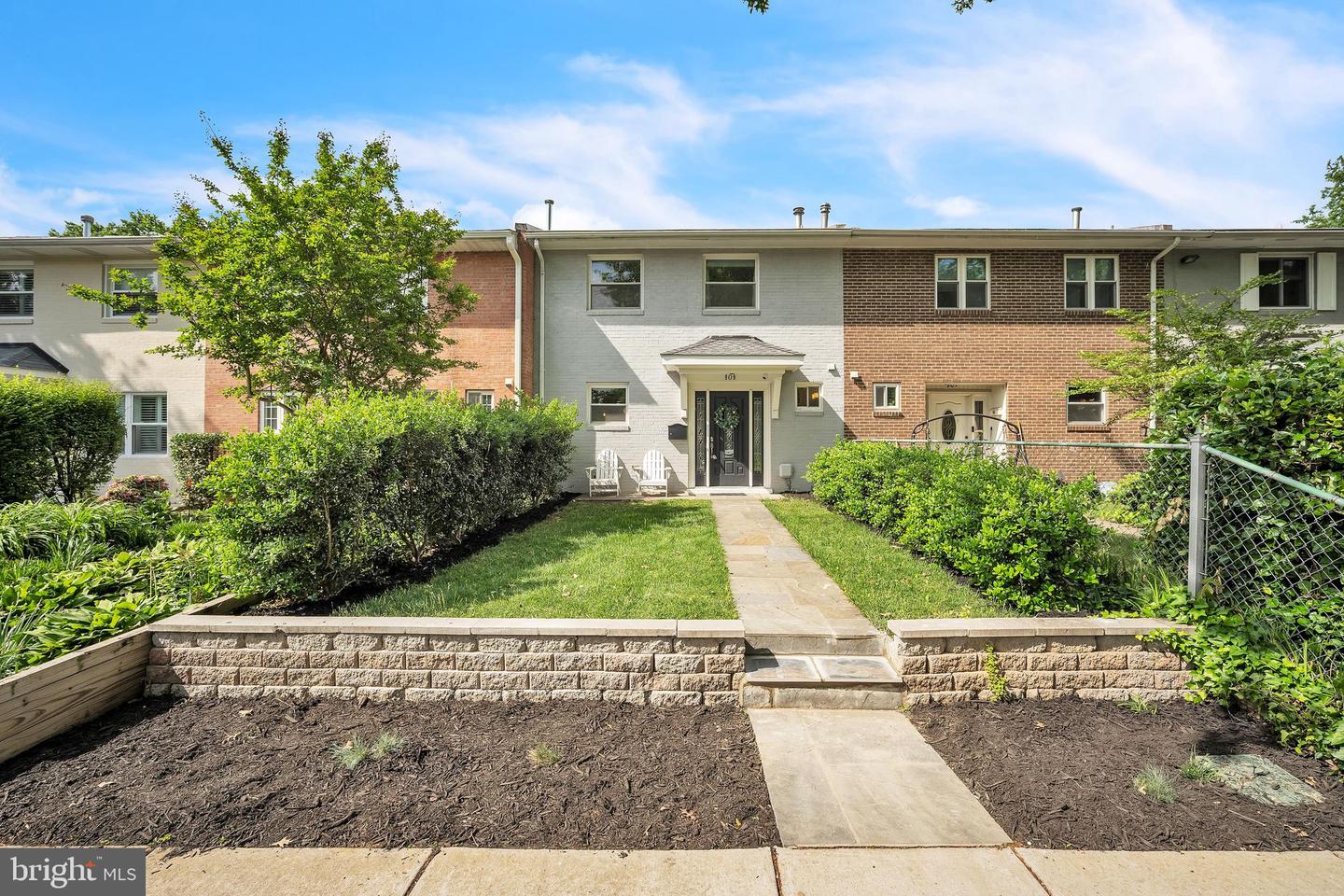 909 FIRST ST, ALEXANDRIA, Virginia 22314, 3 Bedrooms Bedrooms, ,2 BathroomsBathrooms,Residential,For sale,909 FIRST ST,VAAX2044444 MLS # VAAX2044444