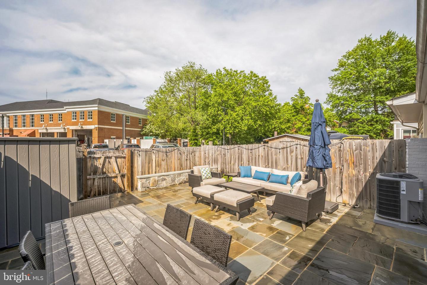 909 FIRST ST, ALEXANDRIA, Virginia 22314, 3 Bedrooms Bedrooms, ,2 BathroomsBathrooms,Residential,For sale,909 FIRST ST,VAAX2044444 MLS # VAAX2044444