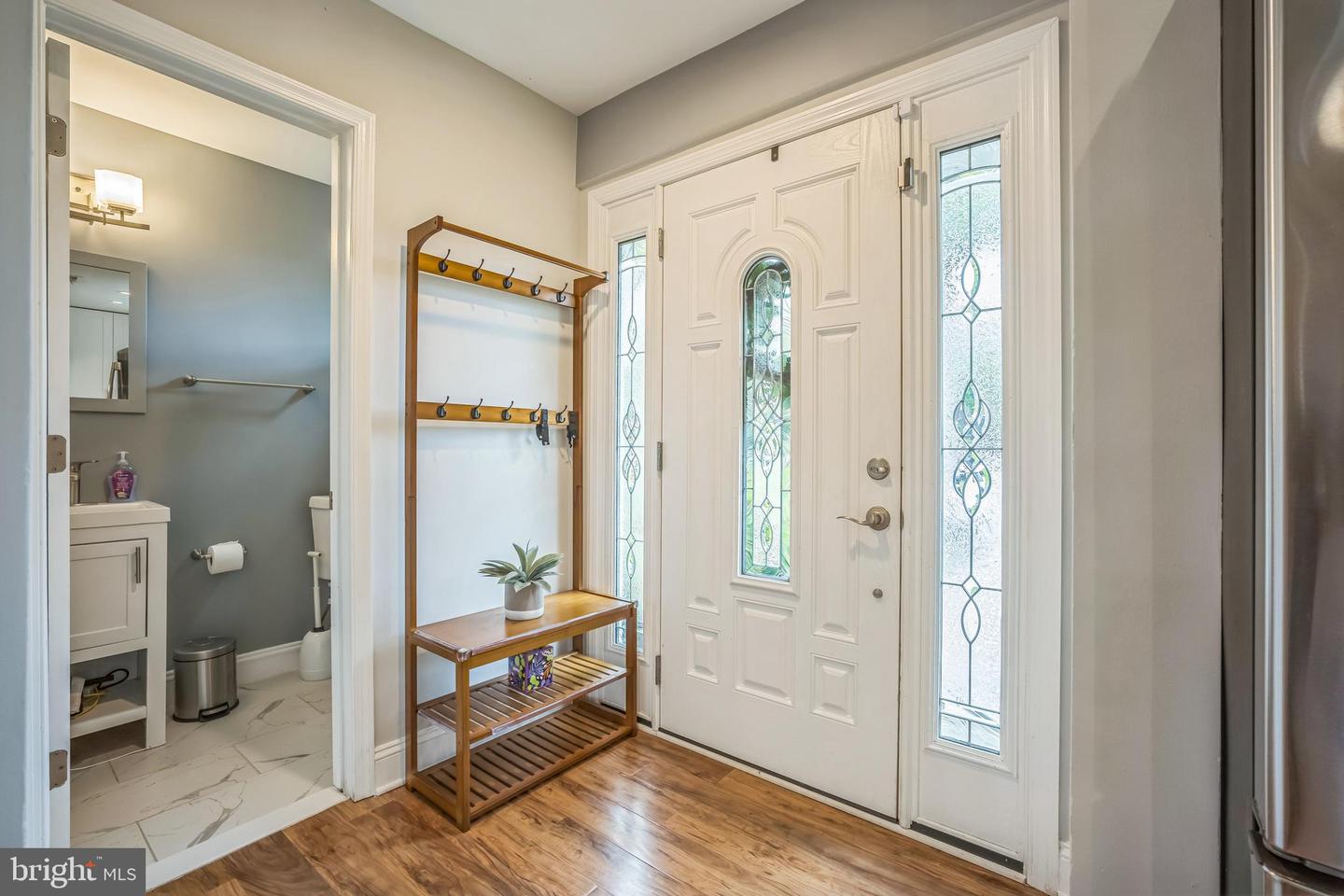 909 FIRST ST, ALEXANDRIA, Virginia 22314, 3 Bedrooms Bedrooms, ,2 BathroomsBathrooms,Residential,For sale,909 FIRST ST,VAAX2044444 MLS # VAAX2044444