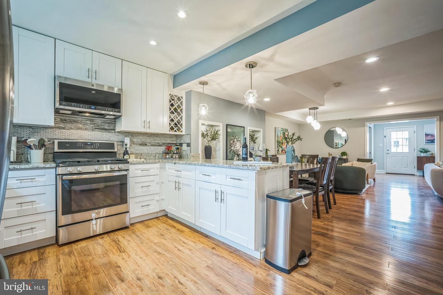 909 FIRST ST, ALEXANDRIA, Virginia 22314, 3 Bedrooms Bedrooms, ,2 BathroomsBathrooms,Residential,For sale,909 FIRST ST,VAAX2044444 MLS # VAAX2044444