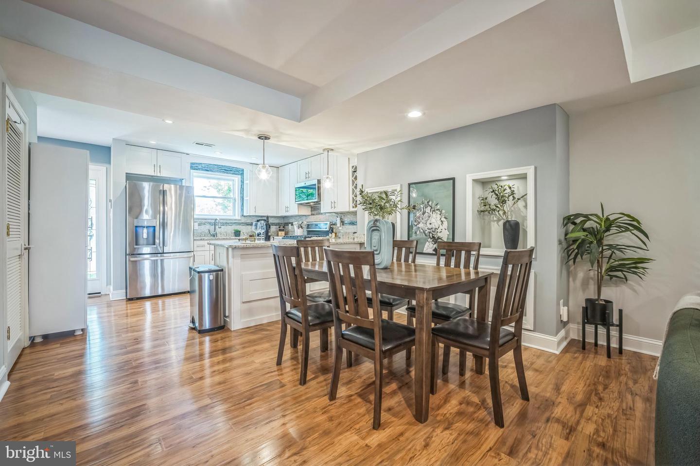 909 FIRST ST, ALEXANDRIA, Virginia 22314, 3 Bedrooms Bedrooms, ,2 BathroomsBathrooms,Residential,For sale,909 FIRST ST,VAAX2044444 MLS # VAAX2044444