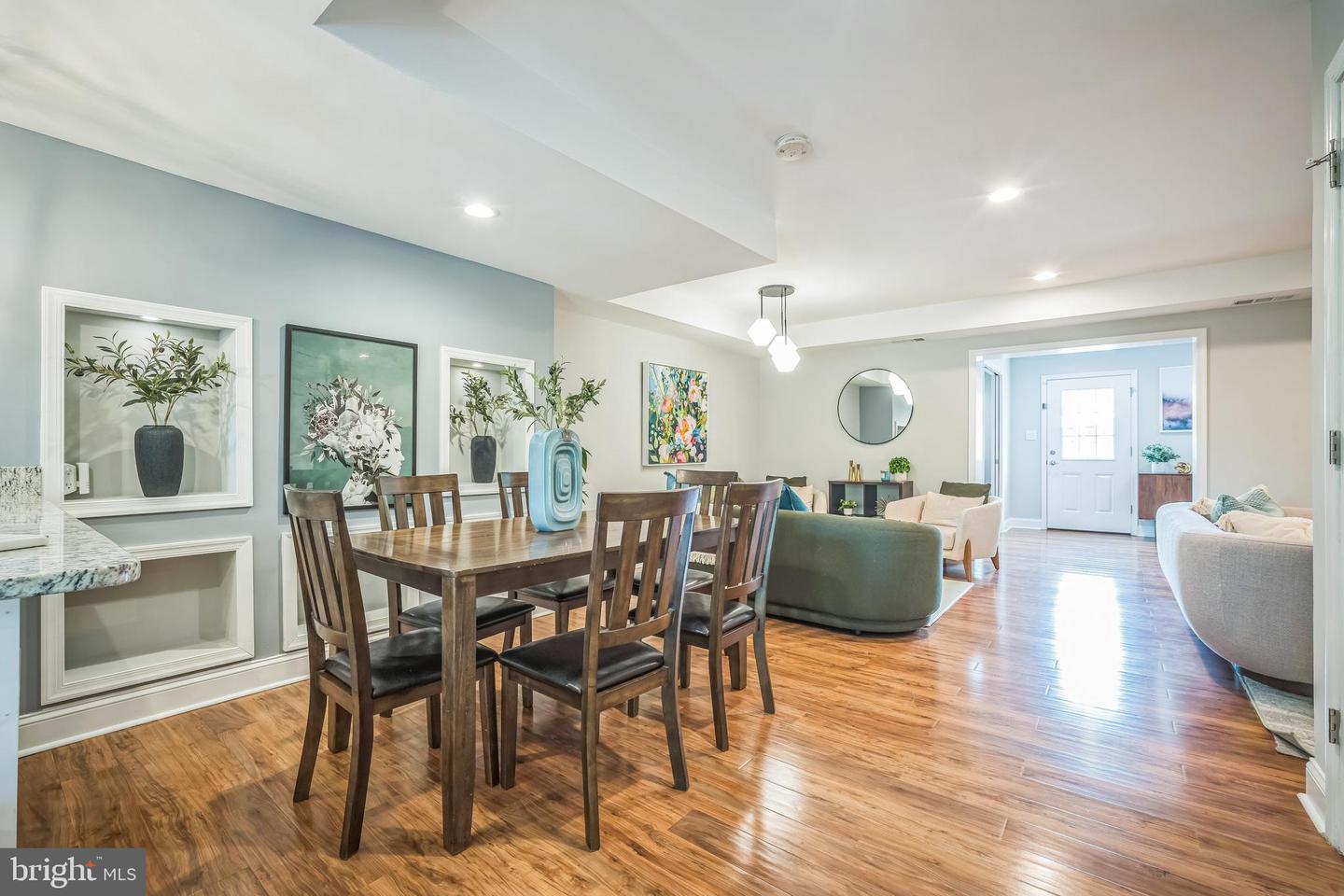 909 FIRST ST, ALEXANDRIA, Virginia 22314, 3 Bedrooms Bedrooms, ,2 BathroomsBathrooms,Residential,For sale,909 FIRST ST,VAAX2044444 MLS # VAAX2044444