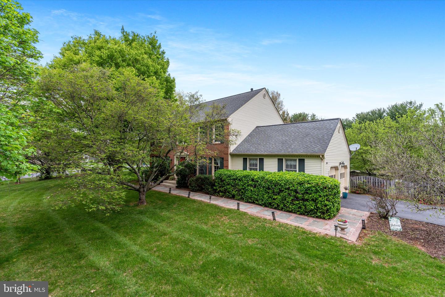 1113 SUGAR MAPLE LN, HERNDON, Virginia 20170, 4 Bedrooms Bedrooms, ,3 BathroomsBathrooms,Residential,For sale,1113 SUGAR MAPLE LN,VAFX2235808 MLS # VAFX2235808