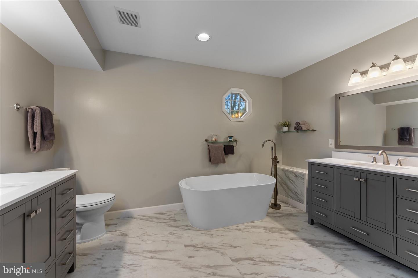 1113 SUGAR MAPLE LN, HERNDON, Virginia 20170, 4 Bedrooms Bedrooms, ,3 BathroomsBathrooms,Residential,For sale,1113 SUGAR MAPLE LN,VAFX2235808 MLS # VAFX2235808