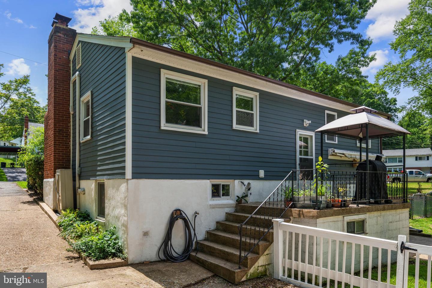 1826 HYLTON AVE, WOODBRIDGE, Virginia 22191, 4 Bedrooms Bedrooms, ,2 BathroomsBathrooms,Residential,For sale,1826 HYLTON AVE,VAPW2092540 MLS # VAPW2092540