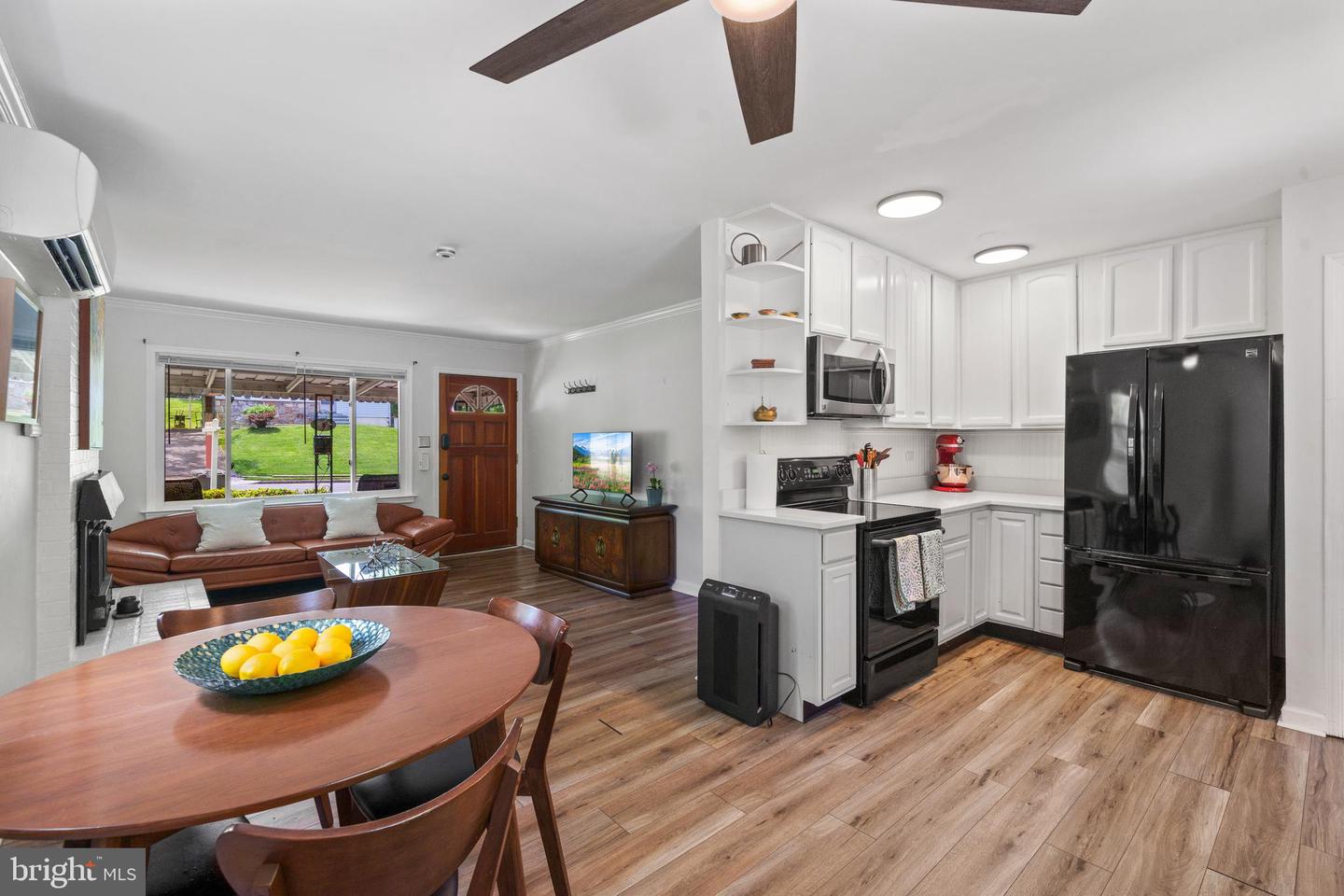 1826 HYLTON AVE, WOODBRIDGE, Virginia 22191, 4 Bedrooms Bedrooms, ,2 BathroomsBathrooms,Residential,For sale,1826 HYLTON AVE,VAPW2092540 MLS # VAPW2092540