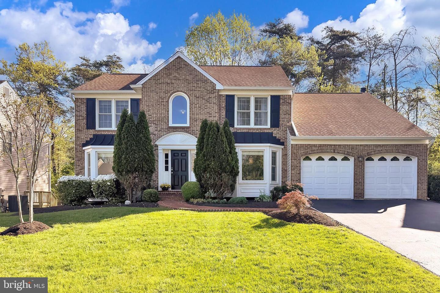 12042 SUGARLAND VALLEY DR, HERNDON, Virginia 20170, 5 Bedrooms Bedrooms, ,3 BathroomsBathrooms,Residential,For sale,12042 SUGARLAND VALLEY DR,VAFX2235718 MLS # VAFX2235718