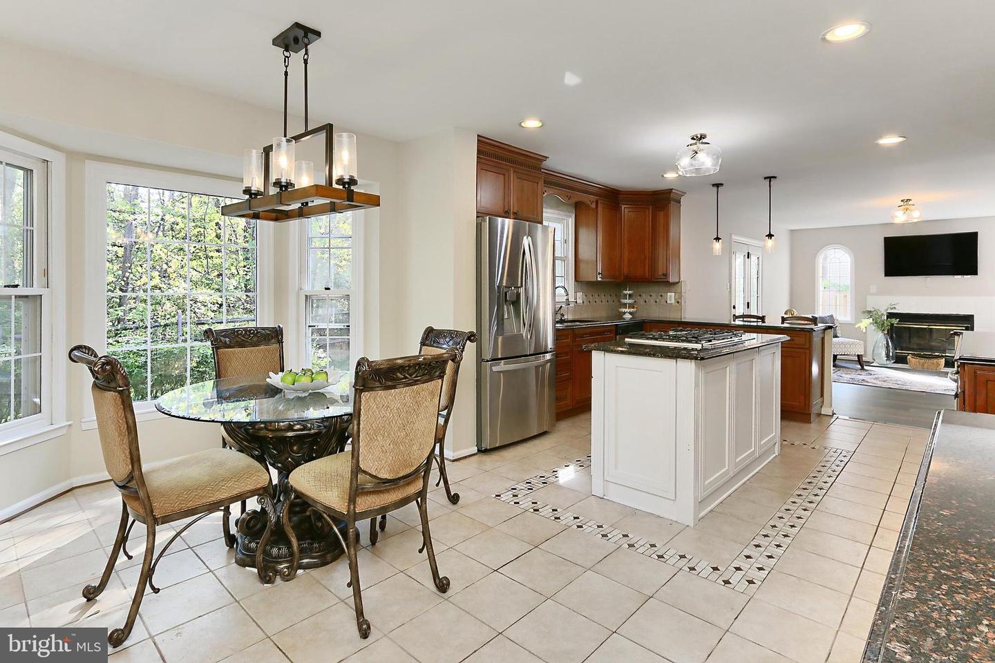 12042 SUGARLAND VALLEY DR, HERNDON, Virginia 20170, 5 Bedrooms Bedrooms, ,3 BathroomsBathrooms,Residential,For sale,12042 SUGARLAND VALLEY DR,VAFX2235718 MLS # VAFX2235718