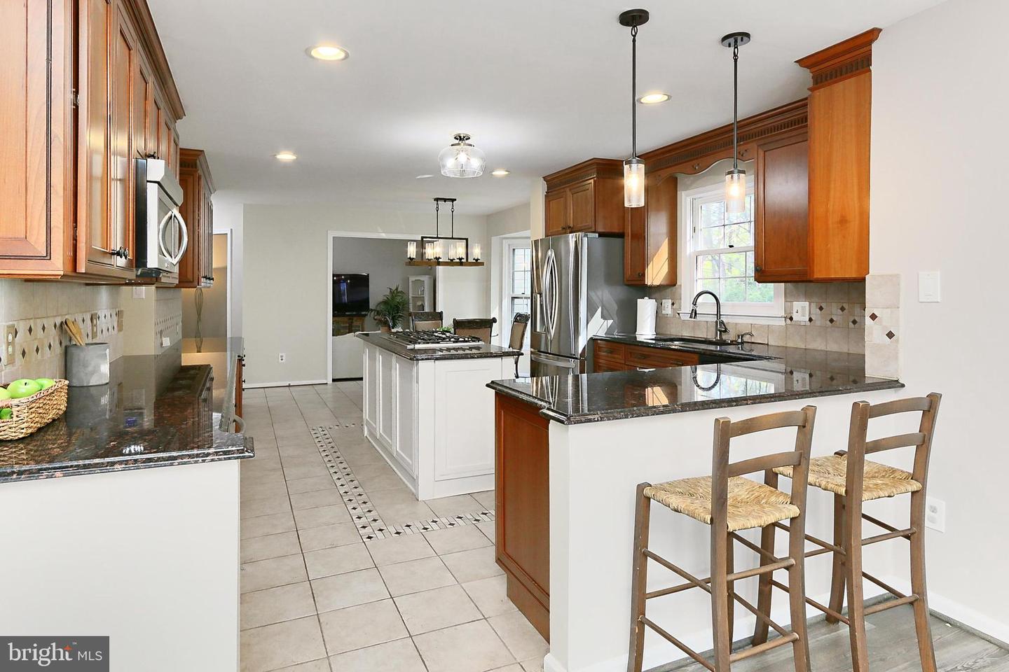 12042 SUGARLAND VALLEY DR, HERNDON, Virginia 20170, 5 Bedrooms Bedrooms, ,3 BathroomsBathrooms,Residential,For sale,12042 SUGARLAND VALLEY DR,VAFX2235718 MLS # VAFX2235718
