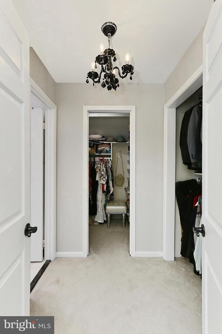 12042 SUGARLAND VALLEY DR, HERNDON, Virginia 20170, 5 Bedrooms Bedrooms, ,3 BathroomsBathrooms,Residential,For sale,12042 SUGARLAND VALLEY DR,VAFX2235718 MLS # VAFX2235718