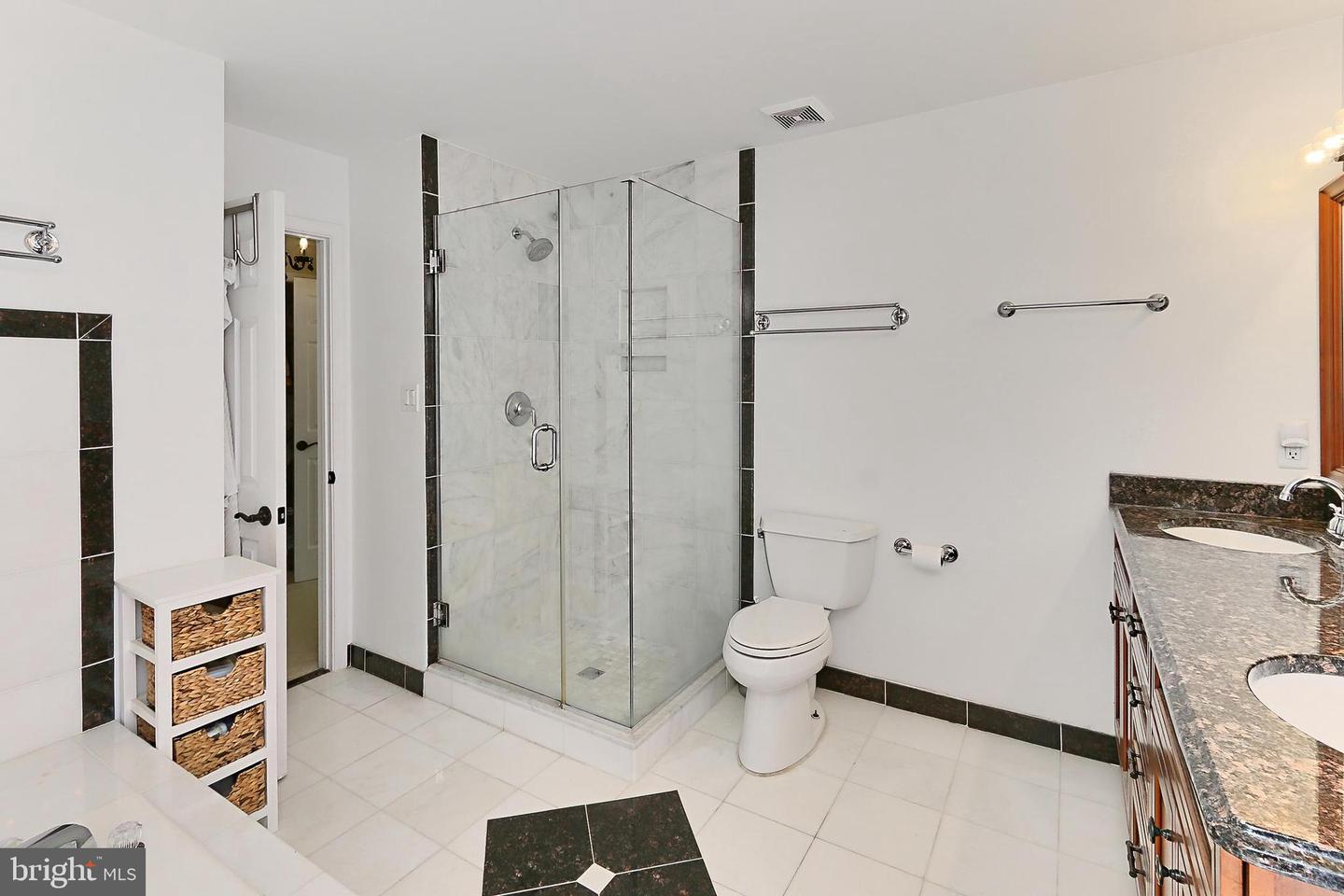 12042 SUGARLAND VALLEY DR, HERNDON, Virginia 20170, 5 Bedrooms Bedrooms, ,3 BathroomsBathrooms,Residential,For sale,12042 SUGARLAND VALLEY DR,VAFX2235718 MLS # VAFX2235718