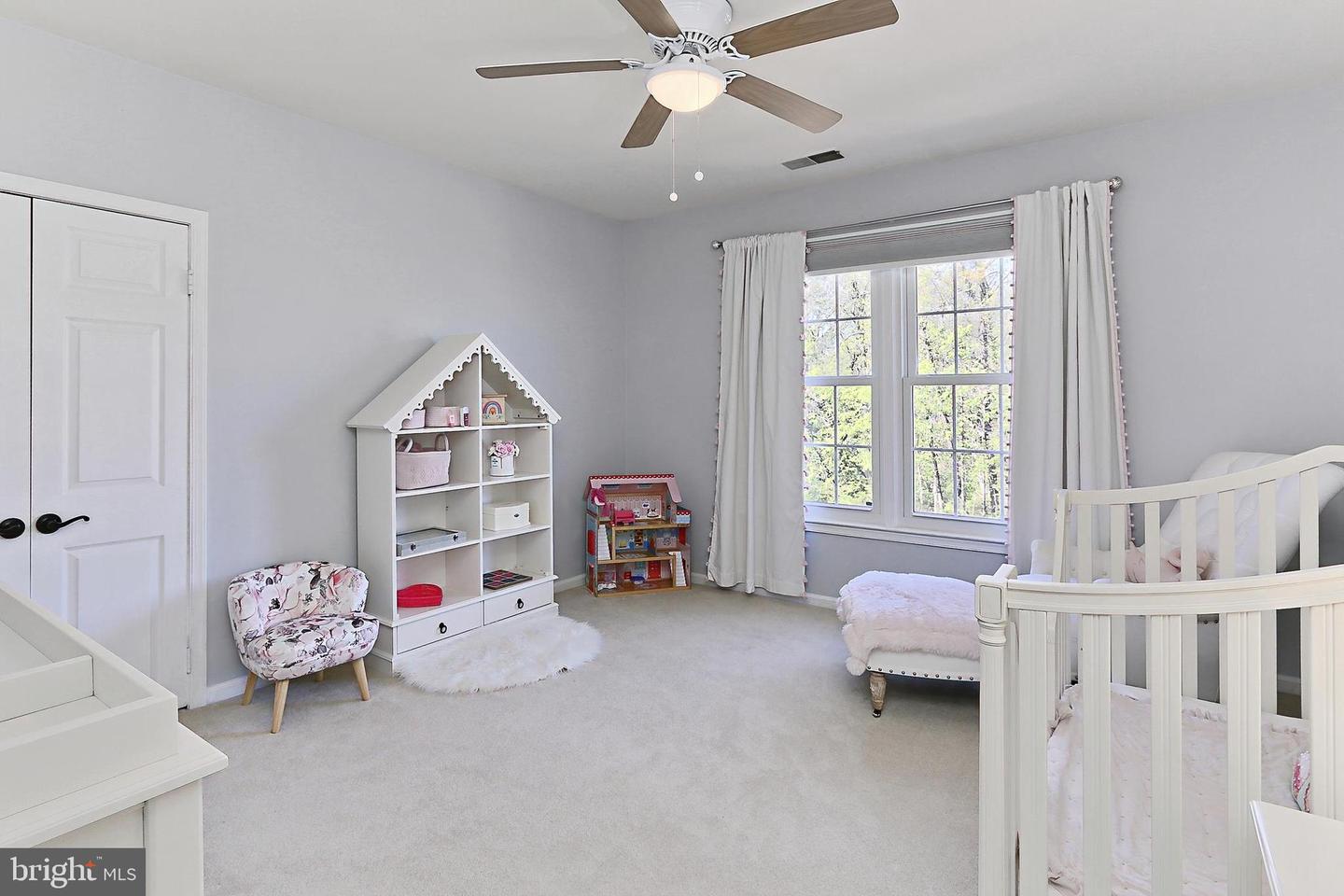 12042 SUGARLAND VALLEY DR, HERNDON, Virginia 20170, 5 Bedrooms Bedrooms, ,3 BathroomsBathrooms,Residential,For sale,12042 SUGARLAND VALLEY DR,VAFX2235718 MLS # VAFX2235718