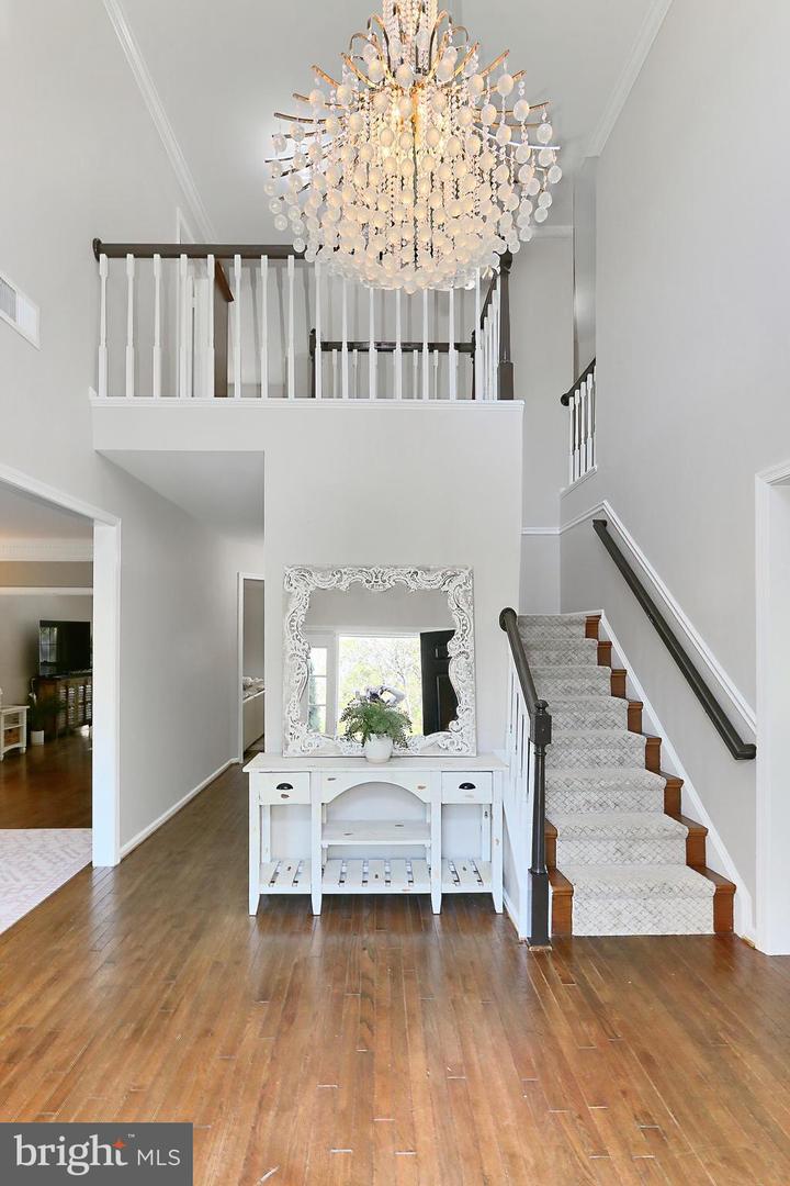 12042 SUGARLAND VALLEY DR, HERNDON, Virginia 20170, 5 Bedrooms Bedrooms, ,3 BathroomsBathrooms,Residential,For sale,12042 SUGARLAND VALLEY DR,VAFX2235718 MLS # VAFX2235718