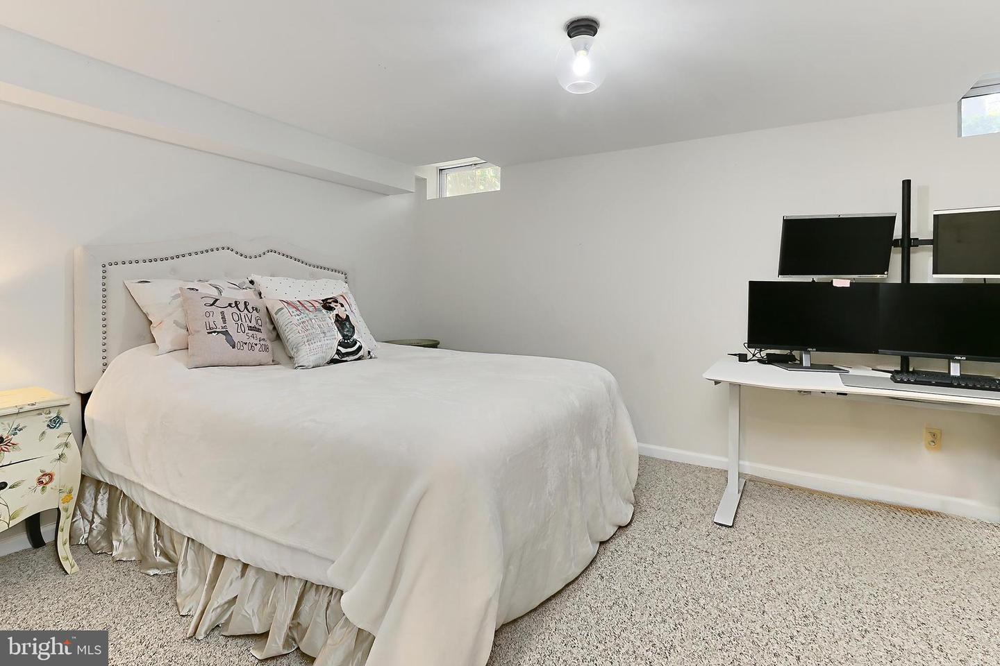 12042 SUGARLAND VALLEY DR, HERNDON, Virginia 20170, 5 Bedrooms Bedrooms, ,3 BathroomsBathrooms,Residential,For sale,12042 SUGARLAND VALLEY DR,VAFX2235718 MLS # VAFX2235718