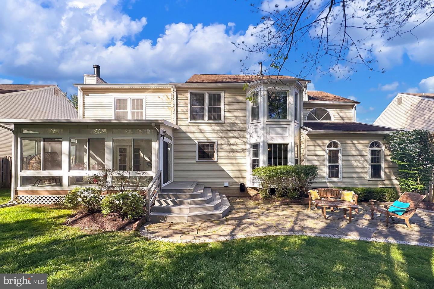 12042 SUGARLAND VALLEY DR, HERNDON, Virginia 20170, 5 Bedrooms Bedrooms, ,3 BathroomsBathrooms,Residential,For sale,12042 SUGARLAND VALLEY DR,VAFX2235718 MLS # VAFX2235718
