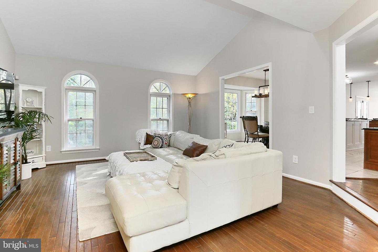 12042 SUGARLAND VALLEY DR, HERNDON, Virginia 20170, 5 Bedrooms Bedrooms, ,3 BathroomsBathrooms,Residential,For sale,12042 SUGARLAND VALLEY DR,VAFX2235718 MLS # VAFX2235718