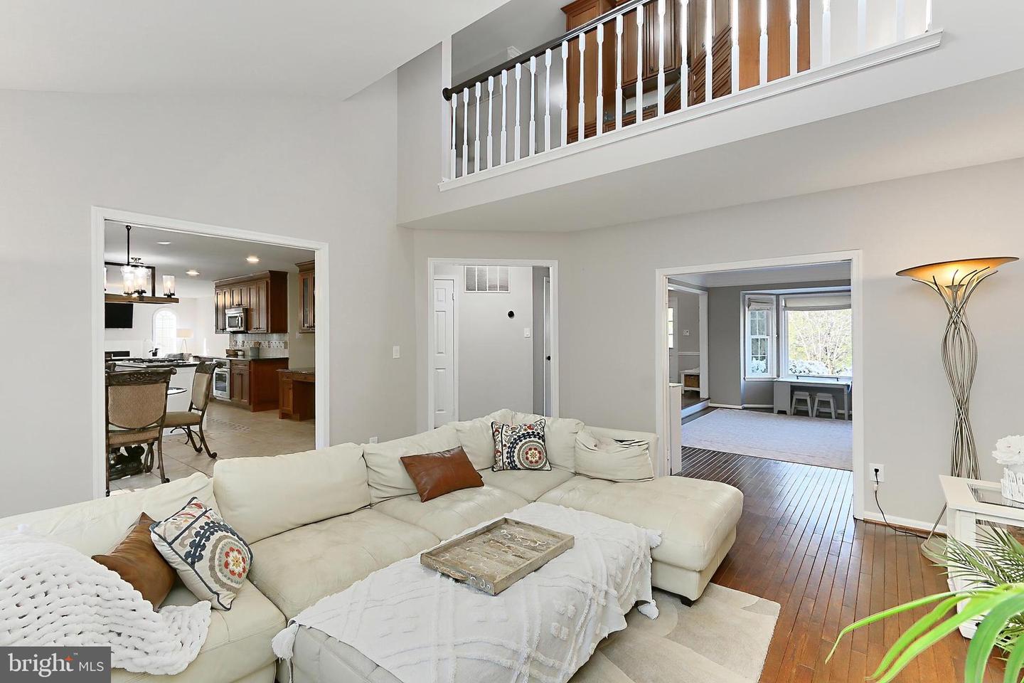 12042 SUGARLAND VALLEY DR, HERNDON, Virginia 20170, 5 Bedrooms Bedrooms, ,3 BathroomsBathrooms,Residential,For sale,12042 SUGARLAND VALLEY DR,VAFX2235718 MLS # VAFX2235718