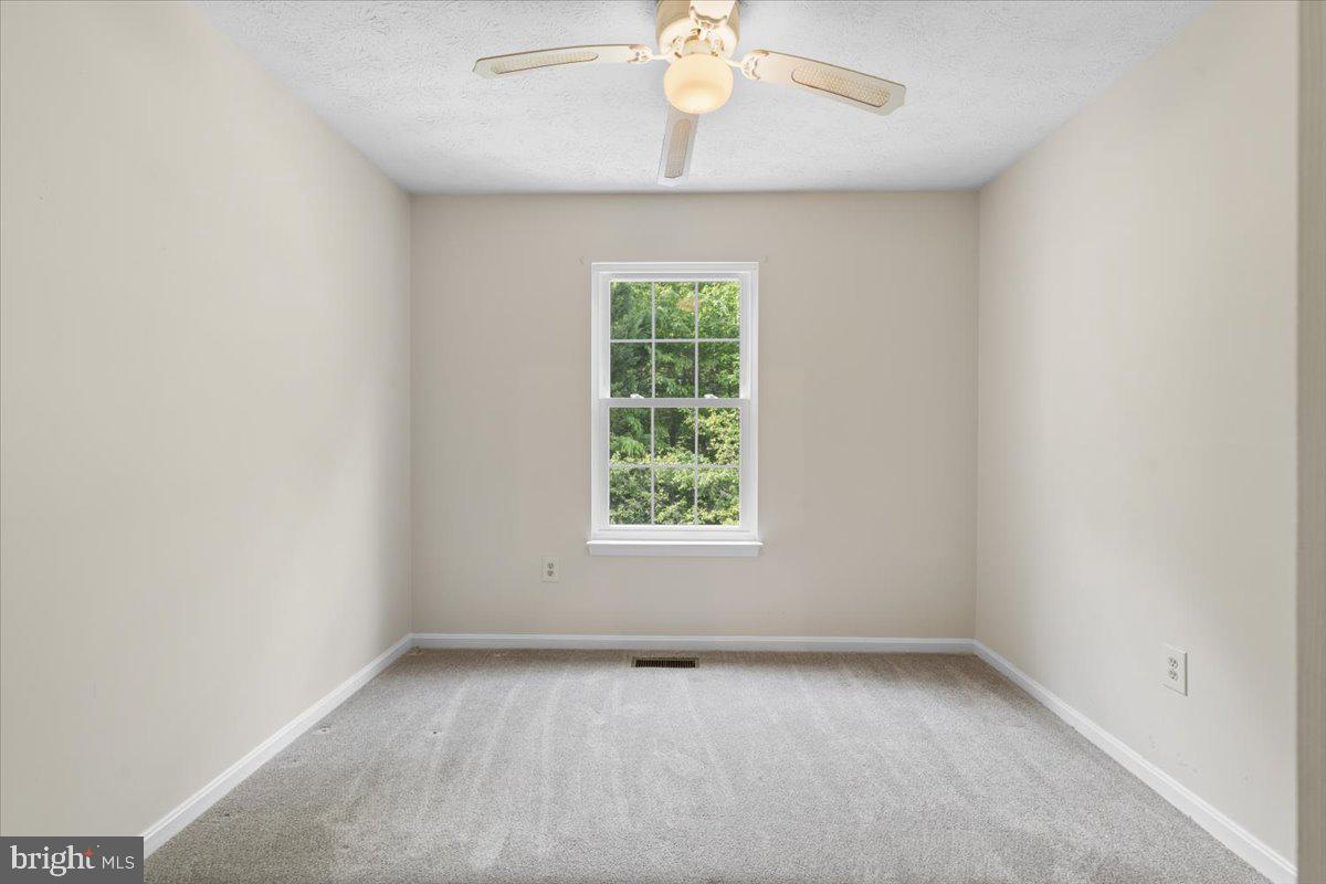 4158 LA MAURICIE LOOP, DUMFRIES, Virginia 22025, 3 Bedrooms Bedrooms, ,2 BathroomsBathrooms,Residential,For sale,4158 LA MAURICIE LOOP,VAPW2092602 MLS # VAPW2092602
