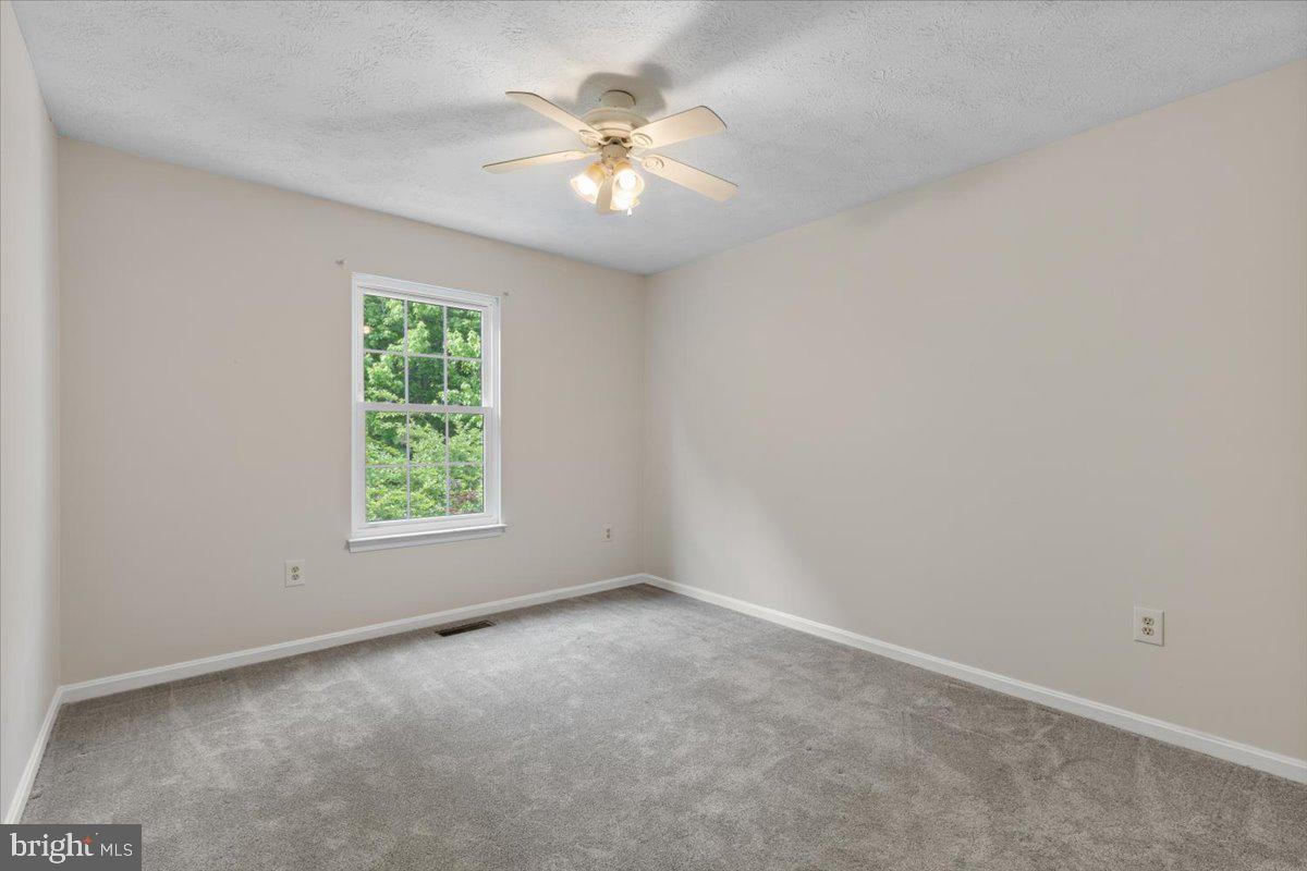 4158 LA MAURICIE LOOP, DUMFRIES, Virginia 22025, 3 Bedrooms Bedrooms, ,2 BathroomsBathrooms,Residential,For sale,4158 LA MAURICIE LOOP,VAPW2092602 MLS # VAPW2092602