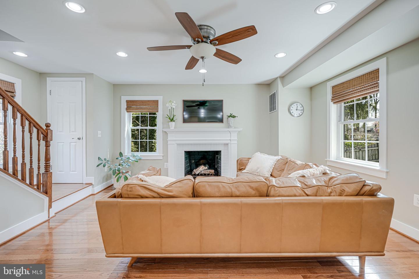 6943 28TH ST N, ARLINGTON, Virginia 22213, 4 Bedrooms Bedrooms, ,3 BathroomsBathrooms,Residential,For sale,6943 28TH ST N,VAAR2056426 MLS # VAAR2056426