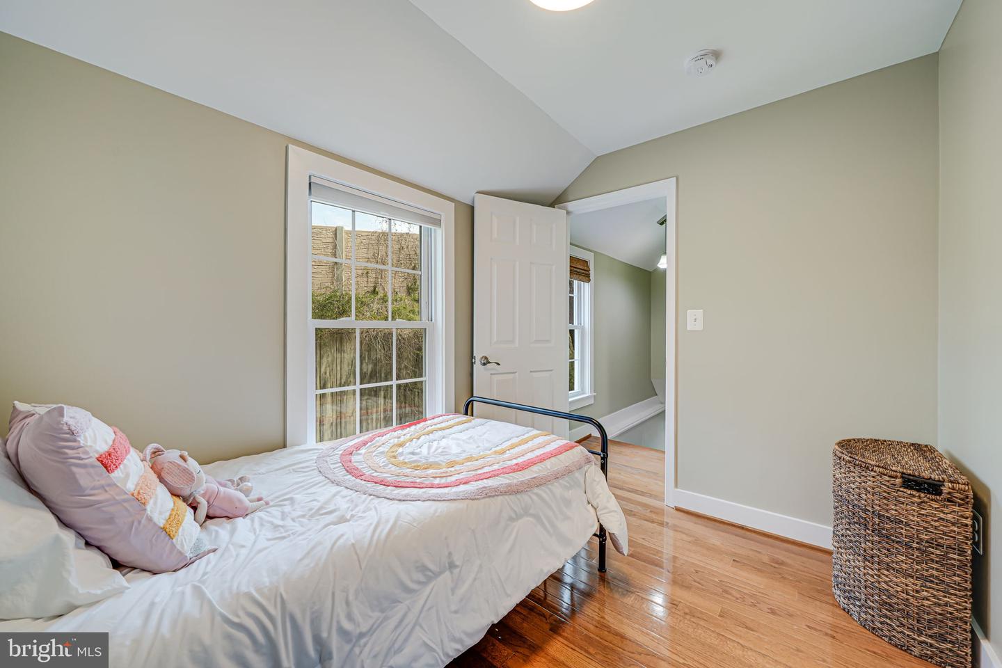 6943 28TH ST N, ARLINGTON, Virginia 22213, 4 Bedrooms Bedrooms, ,3 BathroomsBathrooms,Residential,For sale,6943 28TH ST N,VAAR2056426 MLS # VAAR2056426