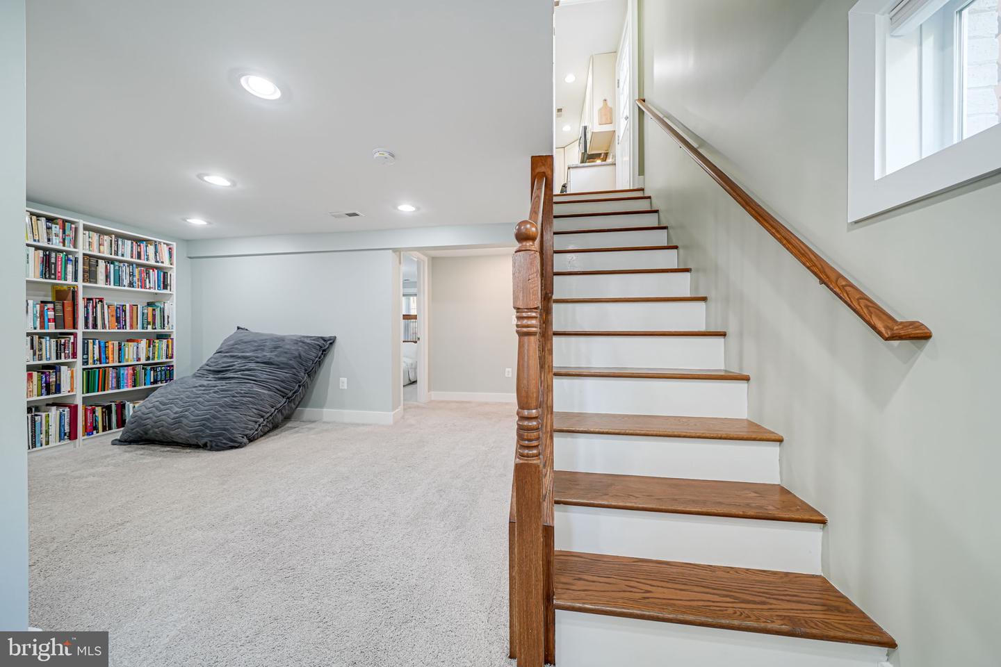 6943 28TH ST N, ARLINGTON, Virginia 22213, 4 Bedrooms Bedrooms, ,3 BathroomsBathrooms,Residential,For sale,6943 28TH ST N,VAAR2056426 MLS # VAAR2056426