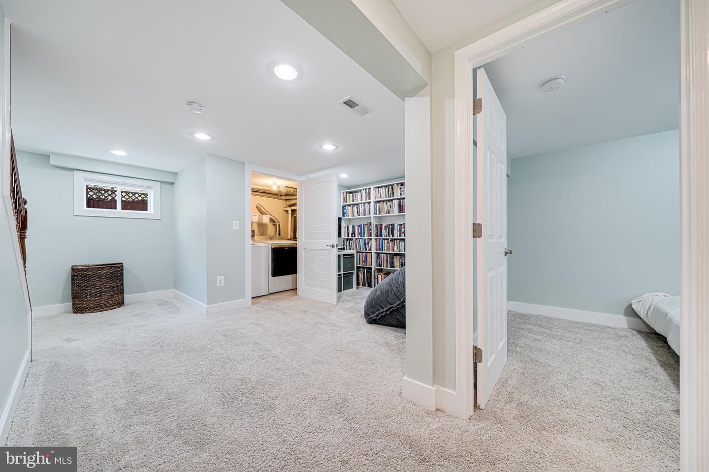 6943 28TH ST N, ARLINGTON, Virginia 22213, 4 Bedrooms Bedrooms, ,3 BathroomsBathrooms,Residential,For sale,6943 28TH ST N,VAAR2056426 MLS # VAAR2056426