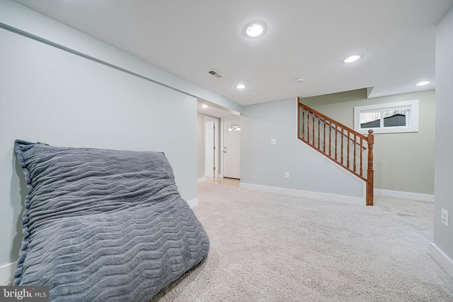 6943 28TH ST N, ARLINGTON, Virginia 22213, 4 Bedrooms Bedrooms, ,3 BathroomsBathrooms,Residential,For sale,6943 28TH ST N,VAAR2056426 MLS # VAAR2056426