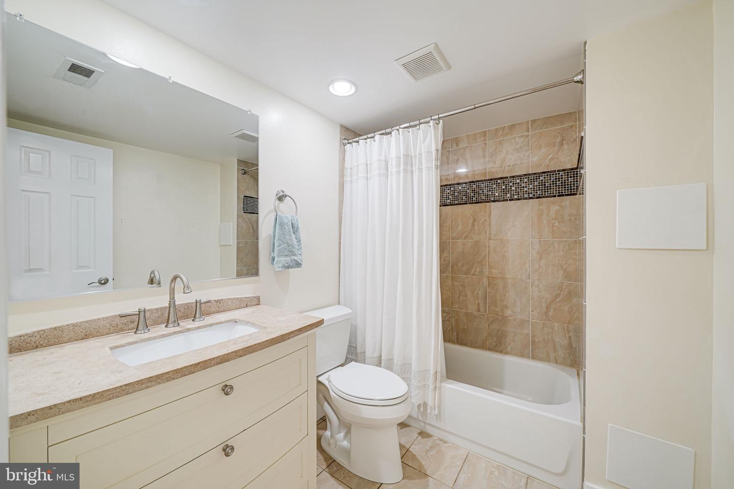 6943 28TH ST N, ARLINGTON, Virginia 22213, 4 Bedrooms Bedrooms, ,3 BathroomsBathrooms,Residential,For sale,6943 28TH ST N,VAAR2056426 MLS # VAAR2056426