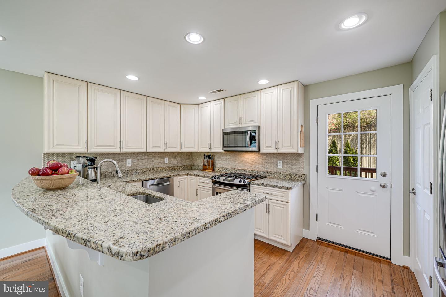 6943 28TH ST N, ARLINGTON, Virginia 22213, 4 Bedrooms Bedrooms, ,3 BathroomsBathrooms,Residential,For sale,6943 28TH ST N,VAAR2056426 MLS # VAAR2056426