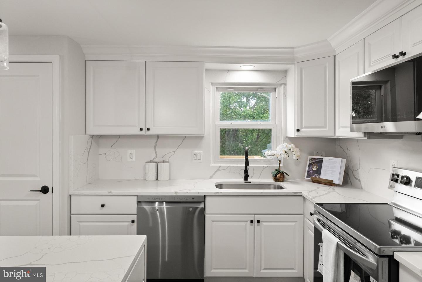 239 N CAMERON CT, STERLING, Virginia 20164, 3 Bedrooms Bedrooms, ,3 BathroomsBathrooms,Residential,For sale,239 N CAMERON CT,VALO2094734 MLS # VALO2094734