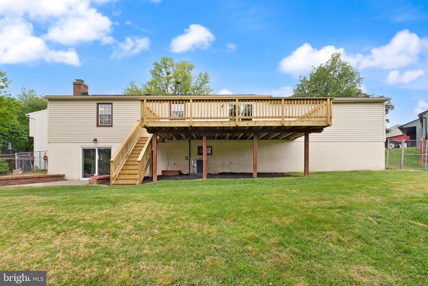 239 N CAMERON CT, STERLING, Virginia 20164, 3 Bedrooms Bedrooms, ,3 BathroomsBathrooms,Residential,For sale,239 N CAMERON CT,VALO2094734 MLS # VALO2094734
