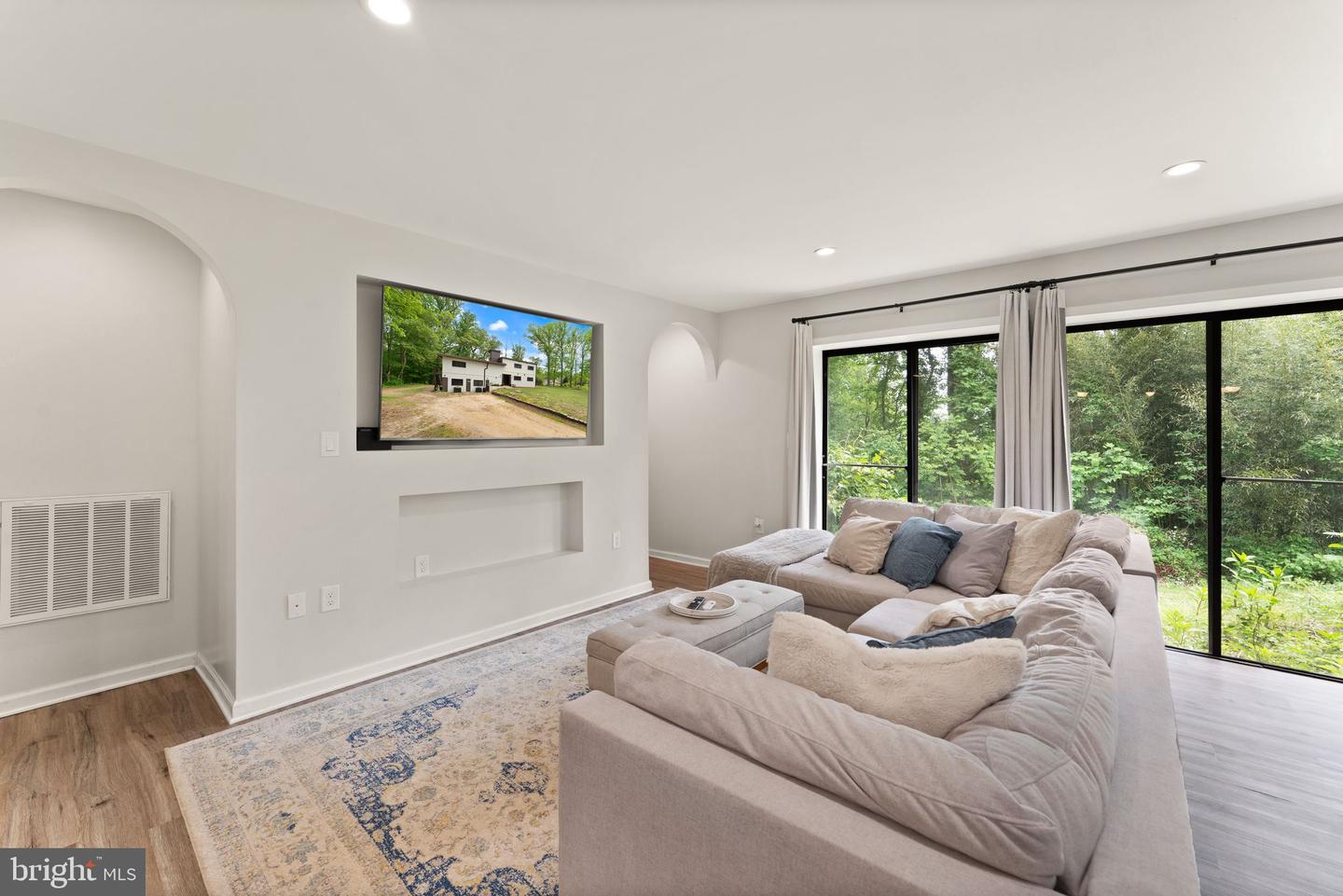 8341 ROLLING RD, SPRINGFIELD, Virginia 22153, 4 Bedrooms Bedrooms, ,4 BathroomsBathrooms,Residential,For sale,8341 ROLLING RD,VAFX2236176 MLS # VAFX2236176