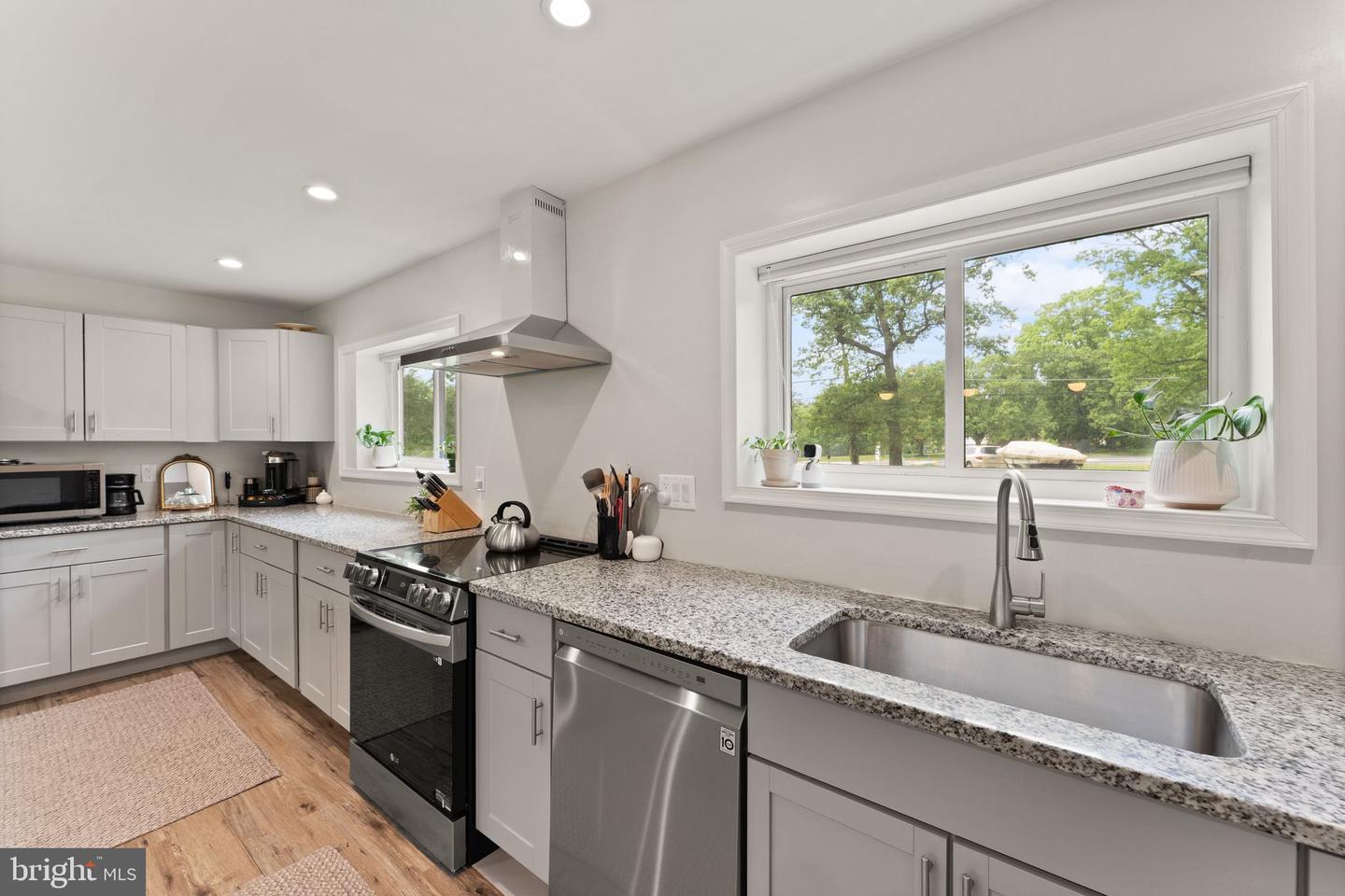 8341 ROLLING RD, SPRINGFIELD, Virginia 22153, 4 Bedrooms Bedrooms, ,4 BathroomsBathrooms,Residential,For sale,8341 ROLLING RD,VAFX2236176 MLS # VAFX2236176